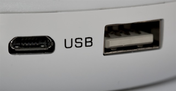 USB接：用于连接各类外部存储设备、键盘、鼠标等(usb接用针刺了两下会怎样)-亿动工作室's Blog
