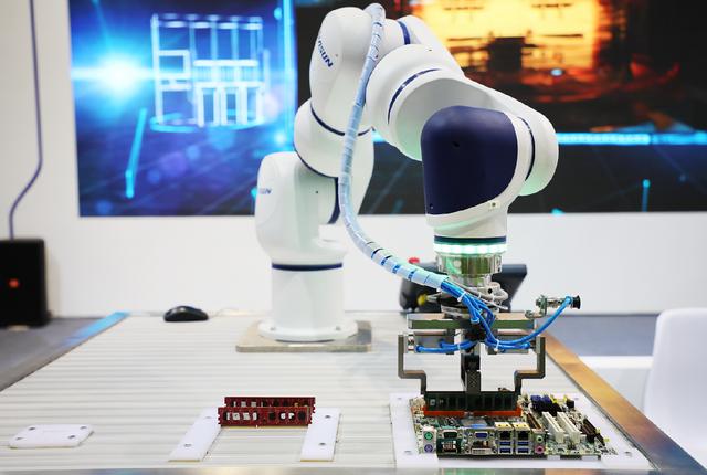 机器人如何在服务器上运行？ (机器人如何在大学里提供帮助)-亿动工作室's Blog